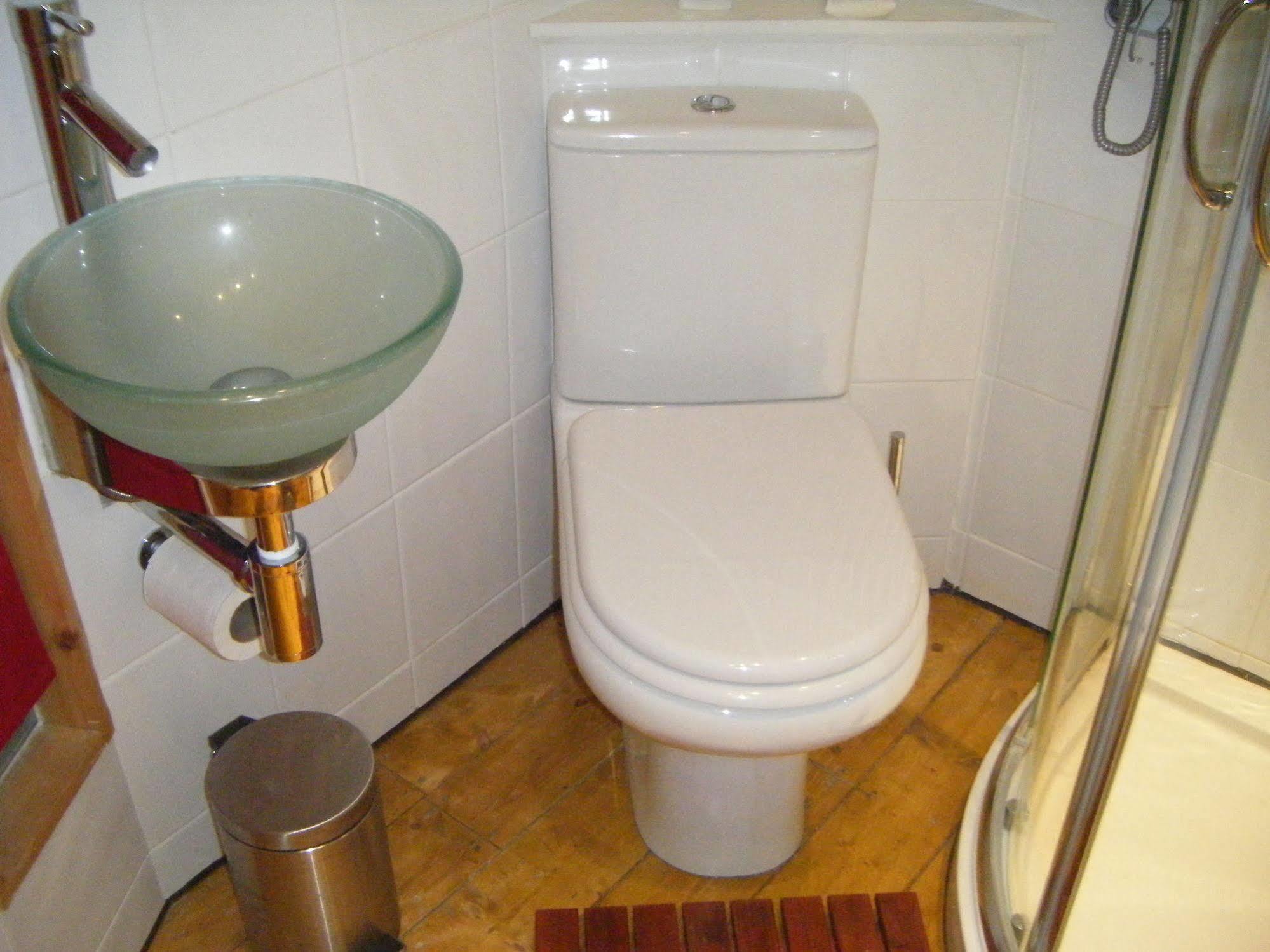 F3 2 Bedroomed Town House - Free Parking - Super 150 Mbps Wifi Near Gavin N Stacey Film House - 1 Free Dog Allowed Барри Экстерьер фото