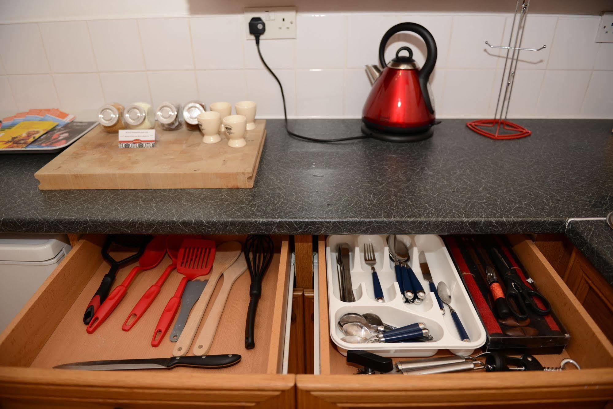 F3 2 Bedroomed Town House - Free Parking - Super 150 Mbps Wifi Near Gavin N Stacey Film House - 1 Free Dog Allowed Барри Экстерьер фото