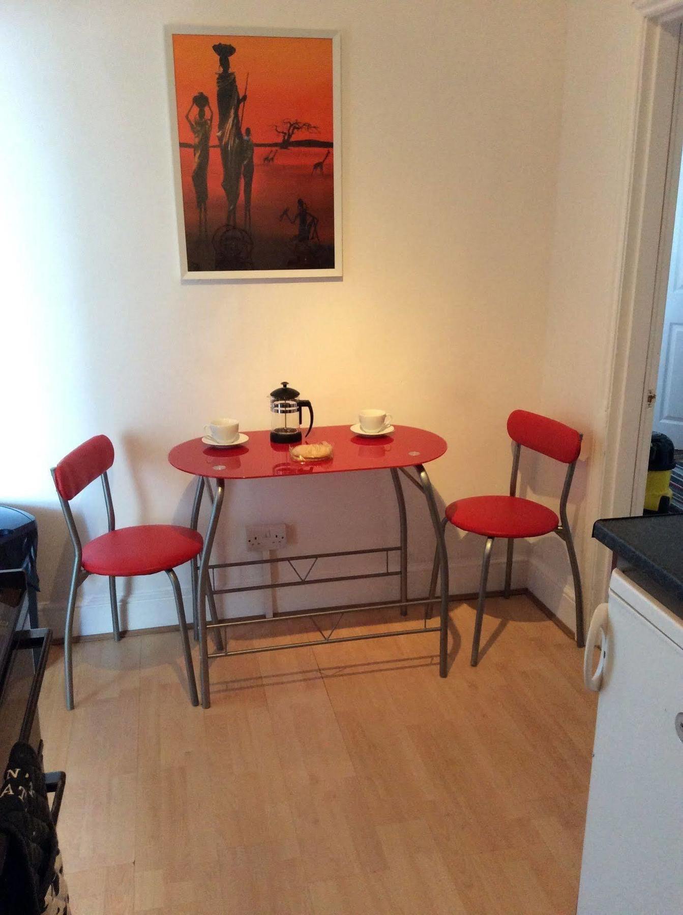 F3 2 Bedroomed Town House - Free Parking - Super 150 Mbps Wifi Near Gavin N Stacey Film House - 1 Free Dog Allowed Барри Экстерьер фото