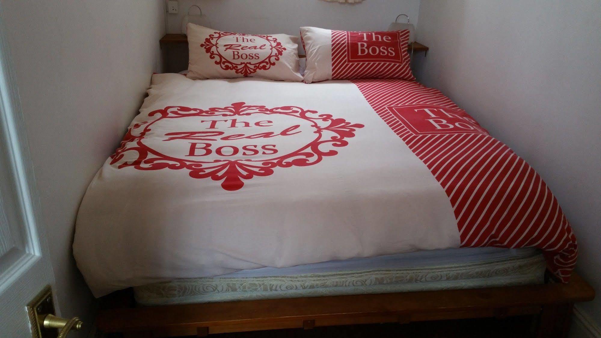 F3 2 Bedroomed Town House - Free Parking - Super 150 Mbps Wifi Near Gavin N Stacey Film House - 1 Free Dog Allowed Барри Экстерьер фото