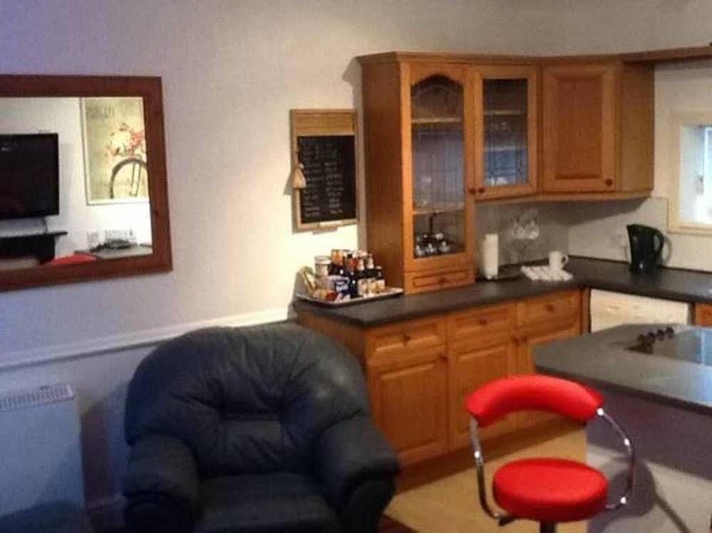 F3 2 Bedroomed Town House - Free Parking - Super 150 Mbps Wifi Near Gavin N Stacey Film House - 1 Free Dog Allowed Барри Экстерьер фото