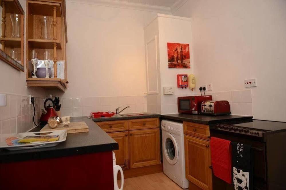 F3 2 Bedroomed Town House - Free Parking - Super 150 Mbps Wifi Near Gavin N Stacey Film House - 1 Free Dog Allowed Барри Экстерьер фото